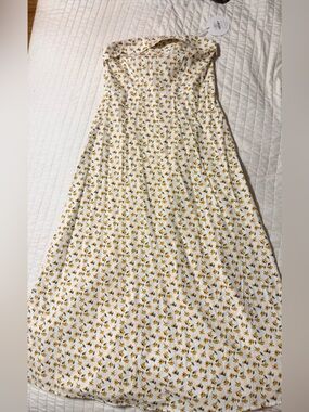 NWT size 2 Petal & Pup White Strapless Maxi Dress with Yellow Floral Print